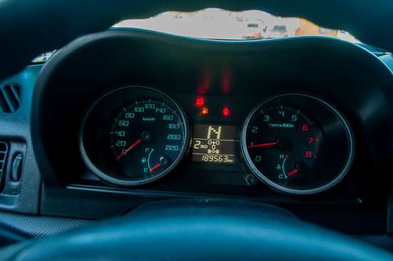 MITSUBISHI-PAJERO TR4-2015