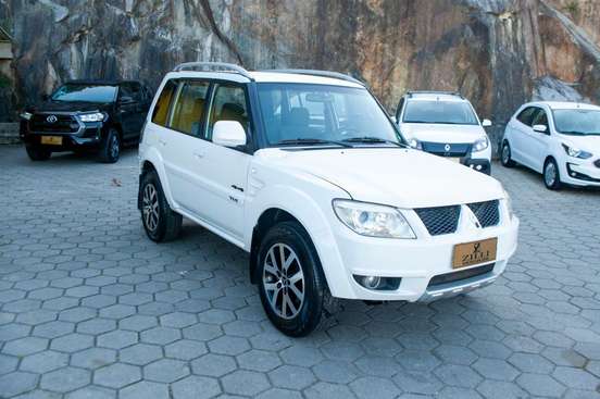 MITSUBISHI-PAJERO TR4-2015