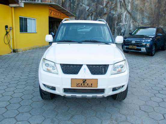 MITSUBISHI-PAJERO TR4-2.0 4X4 16V 140CV FLEX 4P AUTOMÁTICO MITSUBISHI-PAJERO TR4-2015