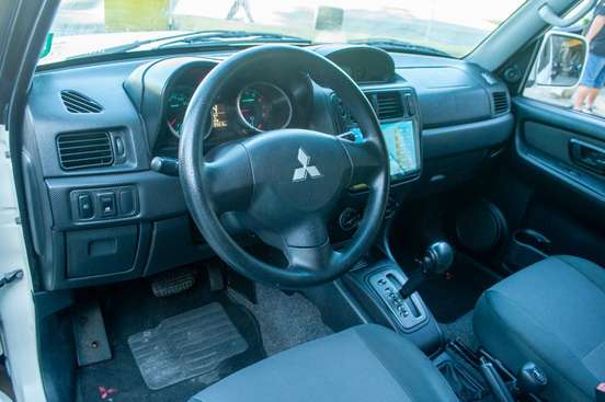 MITSUBISHI-PAJERO TR4-2015