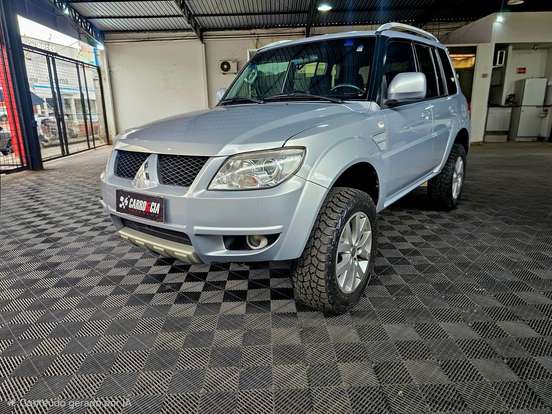 MITSUBISHI-PAJERO TR4-2.0 4X4 16V 140CV FLEX 4P AUTOMÁTICO MITSUBISHI-PAJERO TR4-2010