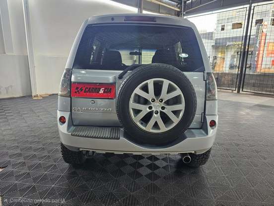 MITSUBISHI-PAJERO TR4-2.0 4X4 16V 140CV FLEX 4P AUTOMÁTICO MITSUBISHI-PAJERO TR4-2010