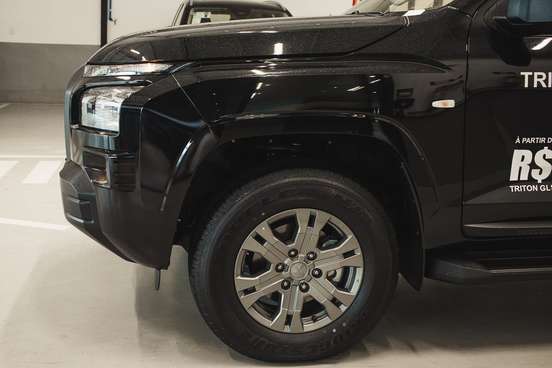 MITSUBISHI-TRITON-2.4 BITURBO DIESEL CD GLS 4X4 AUTOMÁTICO MITSUBISHI-TRITON-2026