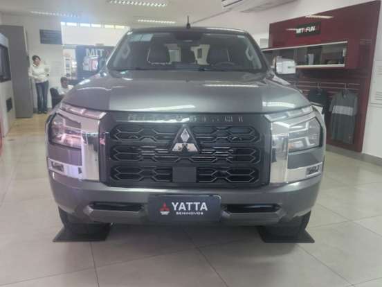 MITSUBISHI-TRITON-2.4 BITURBO DIESEL CD HPE 4X4 AUTOMÁTICO MITSUBISHI-TRITON-2025