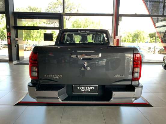 MITSUBISHI-TRITON-2026