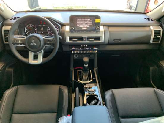 MITSUBISHI-TRITON-2026