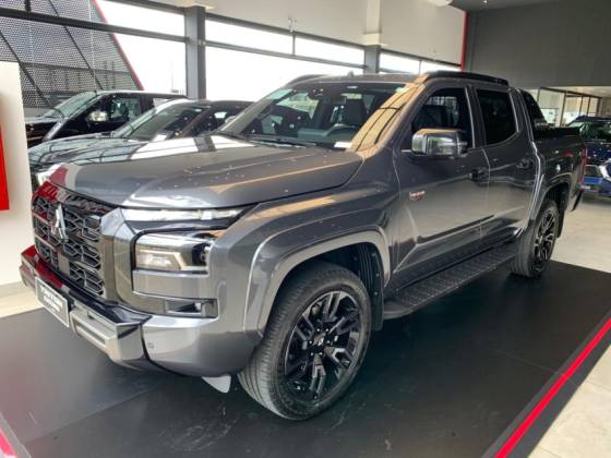 MITSUBISHI TRITON 2.4 BITURBO DIESEL CD KATANA 4X4 AUTOMÁTICO