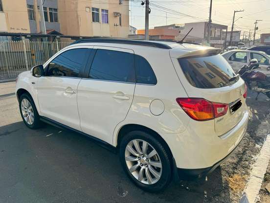 MITSUBISHI-ASX-2014