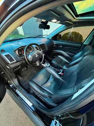 MITSUBISHI-OUTLANDER-2012
