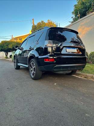 MITSUBISHI-OUTLANDER-2012
