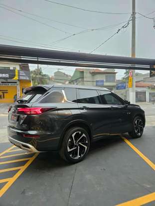 MITSUBISHI-OUTLANDER-2025