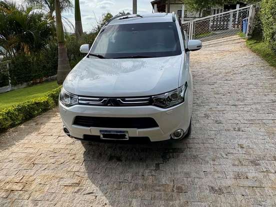 MITSUBISHI-OUTLANDER-3.0 GT 4X4 V6 24V GASOLINA 4P AUTOMÁTICO MITSUBISHI-OUTLANDER-2013
