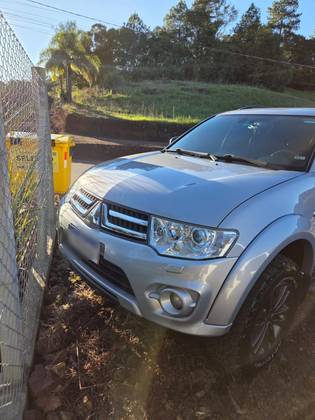 MITSUBISHI PAJERO DAKAR 3.2 HPE 4X4 7 LUGARES 16V TURBO INTERCOOLER DIESEL 4P AUTOMÁTICO