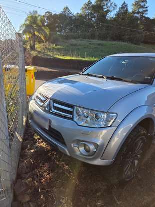 MITSUBISHI-PAJERO DAKAR-3.2 HPE 4X4 7 LUGARES 16V TURBO INTERCOOLER DIESEL 4P AUTOMÁTICO MITSUBISHI-PAJERO DAKAR-2013
