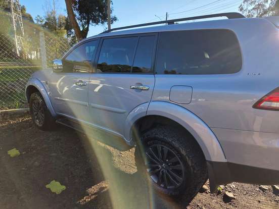 MITSUBISHI-PAJERO DAKAR-3.2 HPE 4X4 7 LUGARES 16V TURBO INTERCOOLER DIESEL 4P AUTOMÁTICO MITSUBISHI-PAJERO DAKAR-2013