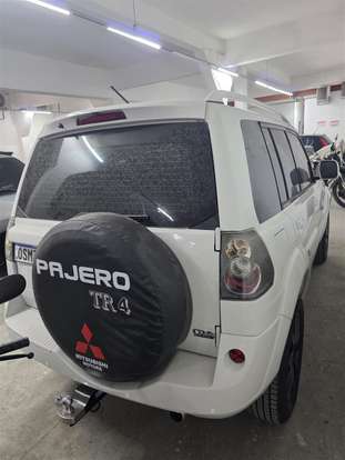 MITSUBISHI-PAJERO TR4-2.0 4X4 16V 140CV FLEX 4P AUTOMÁTICO MITSUBISHI-PAJERO TR4-2013