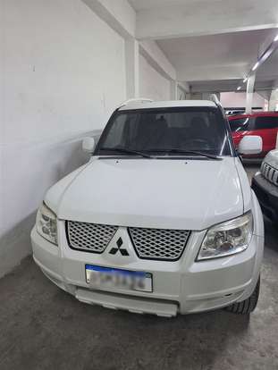 MITSUBISHI-PAJERO TR4-2.0 4X4 16V 140CV FLEX 4P AUTOMÁTICO MITSUBISHI-PAJERO TR4-2013