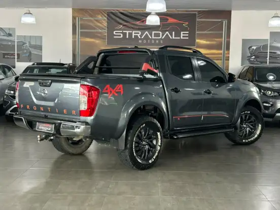 NISSAN-FRONTIER-2021