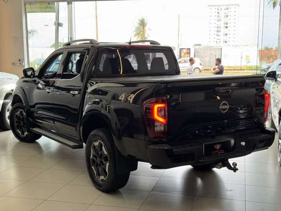 NISSAN-FRONTIER-2024