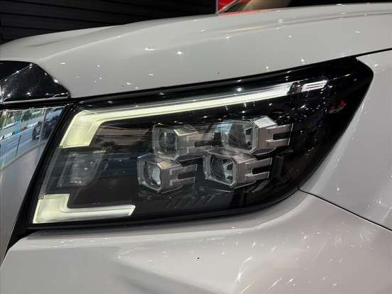 NISSAN-FRONTIER-2023