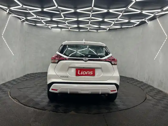 NISSAN-KICKS-2024