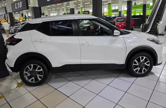 NISSAN-KICKS-2023