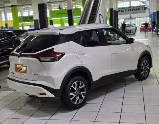NISSAN-KICKS-2023