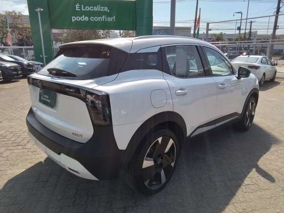 NISSAN-KICKS-2025