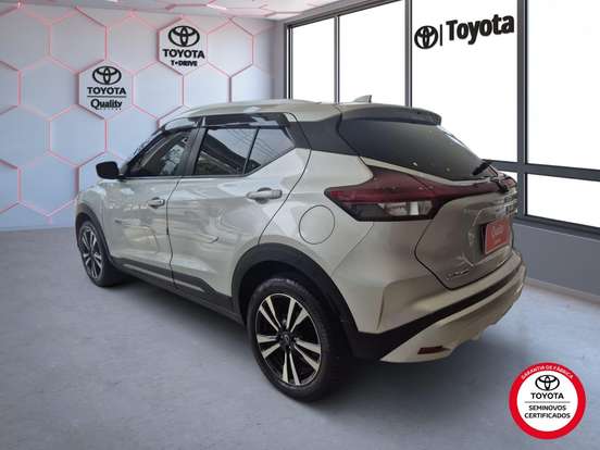 NISSAN-KICKS-2023