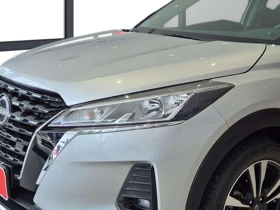 NISSAN-KICKS-2023