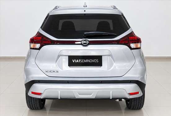 NISSAN-KICKS-2023