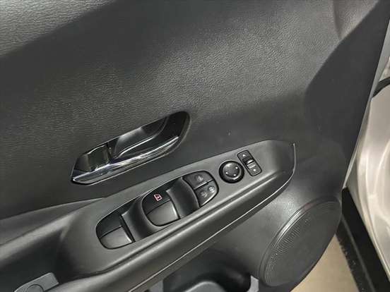 NISSAN-KICKS-2023