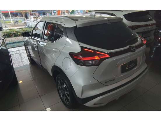 NISSAN-KICKS-2024