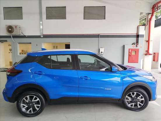 NISSAN-KICKS-2023