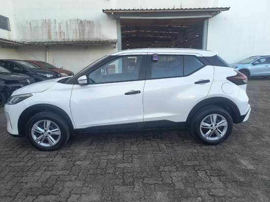 NISSAN-KICKS PLAY-2025