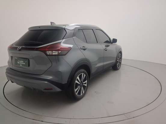 NISSAN-KICKS PLAY-2025