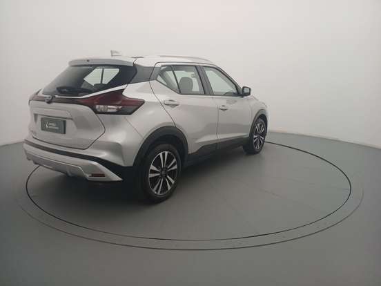 NISSAN-KICKS PLAY-2025