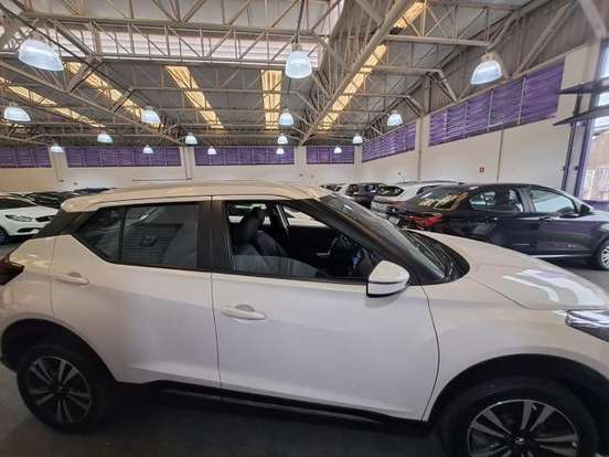 NISSAN-KICKS PLAY-2025