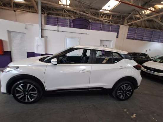 NISSAN-KICKS PLAY-2025