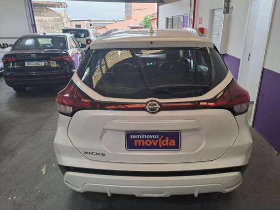 NISSAN-KICKS PLAY-2025