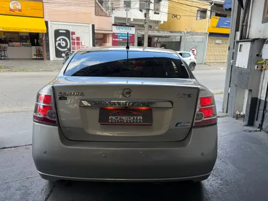 NISSAN-SENTRA-2010