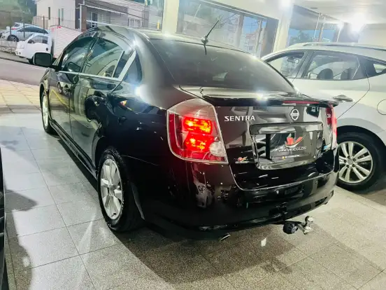 NISSAN-SENTRA-2.0 S 16V FLEX 4P AUTOMÁTICO NISSAN-SENTRA-2011