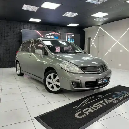 NISSAN-TIIDA-2012