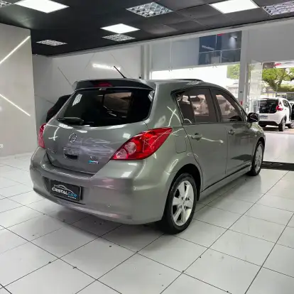 NISSAN-TIIDA-2012