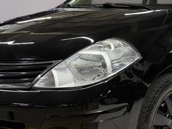 NISSAN-TIIDA-2012