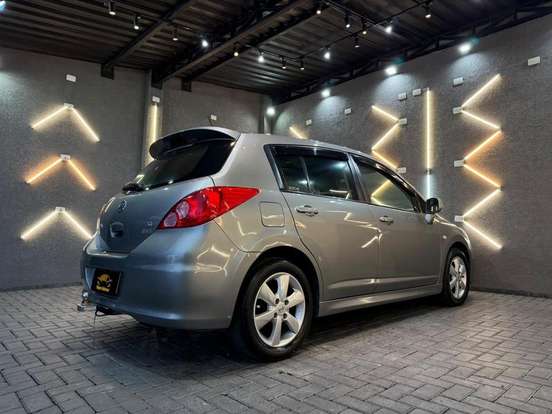 NISSAN-TIIDA-2011