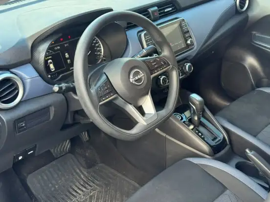 NISSAN-VERSA-2023