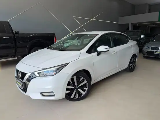 NISSAN-VERSA-2022