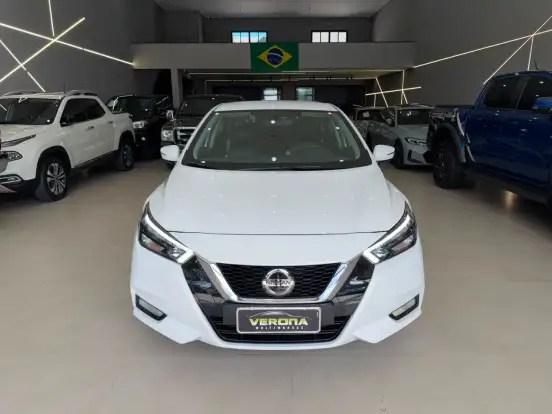 NISSAN-VERSA-2022