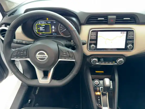 NISSAN-VERSA-2022